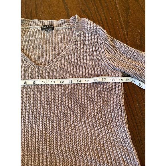 Knyt‎ and lynk soft thick knit flared sleeve sweater size medium - Picture 4 of 6